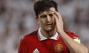 Bek tengah sekaligus kapten MU Harry Maguire dituding blunder melulu. (Foto: REUTERS/MARCELO DEL POZO/informasiterpercaya.com)
