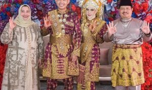 Bupati Bengkalis Kasmarni dan Bupati Bengkalis Priode 2016-2021, Amril Mukminin foto bersama pasangan Wilan dan Arum.(Dok)