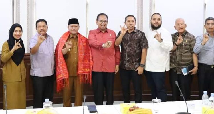 Wali kota Tanjung Balai menyampaikan aspirasi ke Badan Anggaran DPRD Sumatera Utara dan Tim Anggaran Pemerintah Daerah Provinsi Sumatra Utara.(Foto:informasiterpercaya.com)