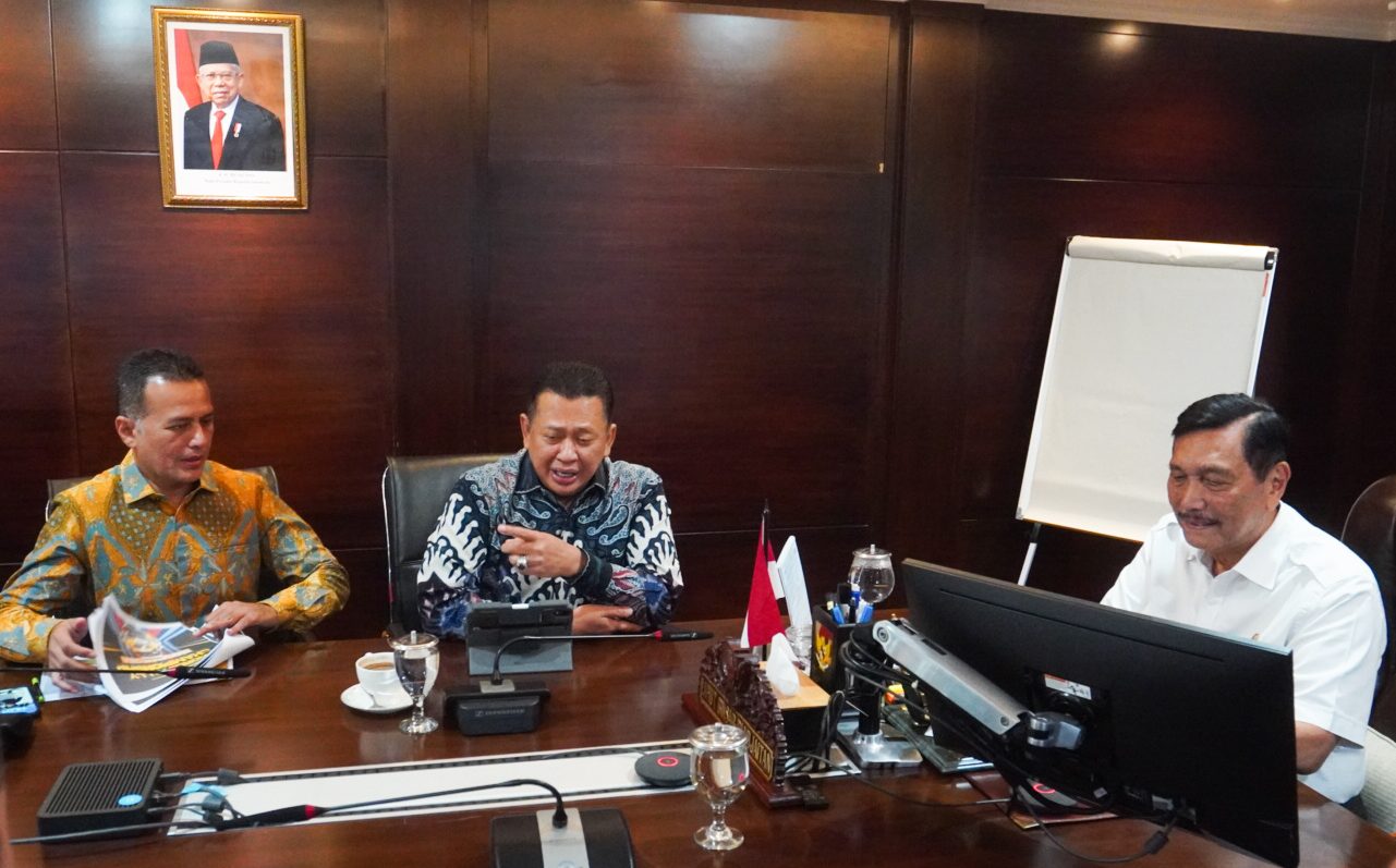 TEKS: Wagubsu Musa Rajekshah saat menemui Menteri Koordinator Bidang Kemaritiman dan Investasi (Menko Marves) Luhut Binsar Pandjaitan di Jakarta, Senin (8/5).(Foto: informasiterpercaya.com)