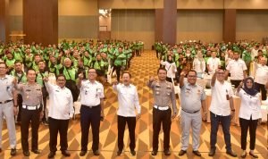 TEKS: Sekda Sumut Arief S Trinugroho bersama Kepala Dinas Perhubungan Sumut Agustinus Panjaitan dan Kepala Dinas Ketenagakerjaan Sumut Haris Lubis menghadiri acara Sosialisasi Pekan Keselamatan Jalan di Hotel Santika Dyandra, Jalan Kapten Maulana Lubis Medan, Rabu (3/5/2023). (Foto Dinas Komunikasi dan Informatika Provinsi Sumut: Veri Ardian)