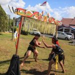 Atraksi silat tradisional Lawang Sakepeng Dayak Kalimantan Tengah di halaman Disparbudpora Palangka Raya, Kalimantan Tengah.(Foto:Dok)