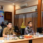 TEKS: Pemkab Bengkalis saat mengikuti rapat koordinasi pengendalian inflasi di ruang rapat Hang Jebat, Kantor Bupati Bengkalis, Senin 15 Mei 2023.(Foto:informasiterpercaya.com)