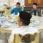 TEKS: Halal Bi Halal Pemerintah Kabupaten Bengkalis, Bupati Bengkalis Kasmarni menjamu sarapan bersama Ustadz Koh Dennis Lim dari Jakarta, Selasa, 2 Mei 2023 di Wisma Daerah Sri Mahkota Bengkalis.(Dok)