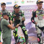 TEKS: Gubsu Edy Rahmayadi menyaksikan Kejuaraan Nasional (Kejurnas) Balap Motor Putaran 3 Regional A Sumatera Motoprix 2023 di sirkuit multifungsi Dinas Pemuda dan Olahraga (Dispora) Sumut, Jalan William Iskandar Medan, Minggu (21/5).(Foto:informasiterpercaya.com)