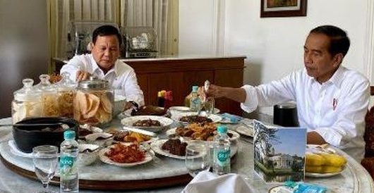 Jokowi makan siang bareng Prabowo di Istana Bogor.(FOTO: www.informasiterpercaya.com)