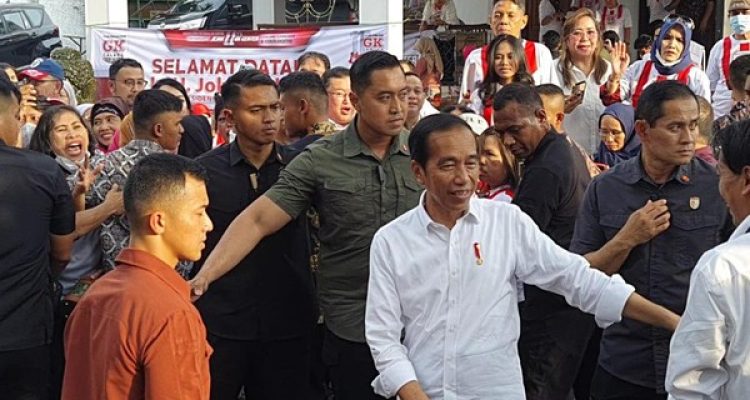 PRESIDEN Joko Widodo (Jokowi) dinilai seperti juru bicara (jubir) kelompok tertentu.