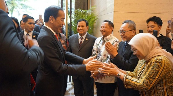 Video beberapa menteri kabinet Presiden Joko Widodo (Jokowi) tengah tertawa lepas ramai di media sosial.(Foto:www.informasiterpercaya.com)