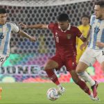 TIMNAS INdonesia harus mengakui keunggulan juara Piala Dunia 2022, Argentina, setelah kalah 0-2 di pertandingan FIFA Match Day di Stadion Utama Gelora Bung Karno, Jakarta, Senin (19/6).(FOTO: www.informasiterpercaya.com)