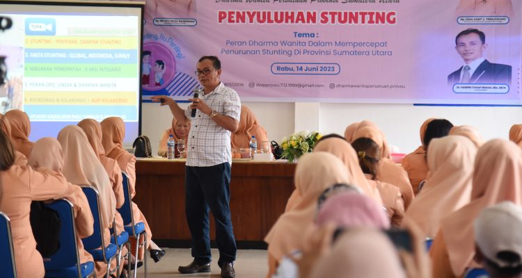 TEKS:Ketua DWP Sumut Dian Arief Trinugroho menghadiri dan membuka acara Penyuluhan Stunting dengan tema "Peran Dharma Wanita dalam mempercepat penurunan Stunting di Provinsi Sumatera Utara" dengan pemateri Dr Haripin Togap Sinaga, di Aula Kantor DWP Sumut Jalan Teuku Cik Ditiro Medan, Rabu (14/06).(Foto:www.informasiterpercaya.com)