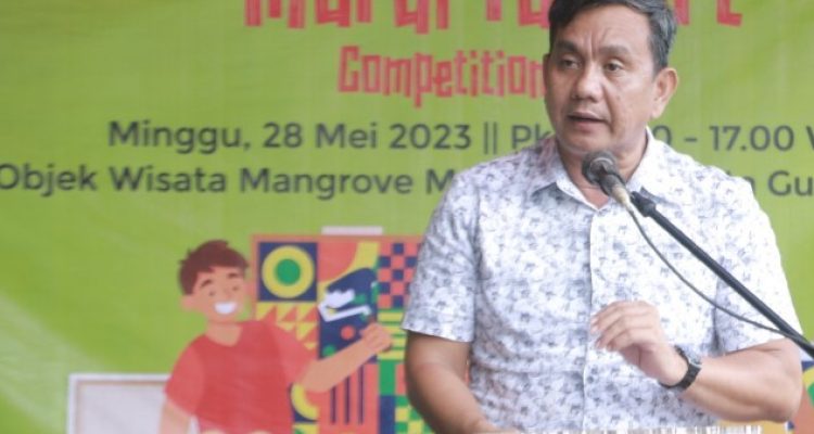 Asisten Bidang Pemerintahan dan Kesejahteraan Rakyat, Drs. Arham Dusky Hia