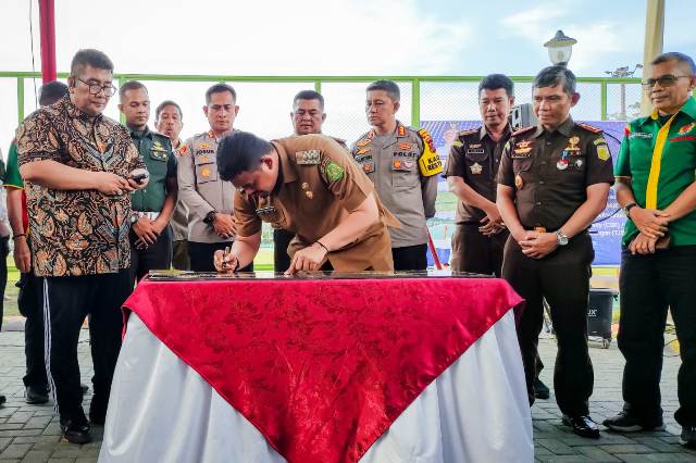 Wali Kota Medan, Bobby Nasution meresmikan pemakaian Lapangan Gajah Mada di Jalan Krakatau, Medan, Sumut, Senin (10/07/2023).(Foto:www.informasiterpercaya.com)