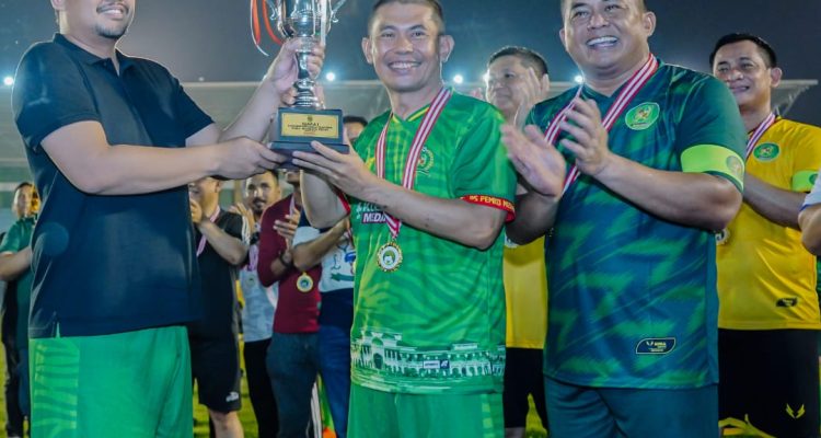 Pemko Medan menggelar Turnamen Trantibum di Stadion Teladan Medan, Minggu (16/7) malam.(Foto:www.informasiterpercaya.com)