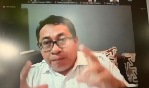 Ketua Umum Serikat Media Siber Indonesia (SMSI) Firdaus ketika memimpin rapat pleno SMSI melalui aplikasi Zoom, Jumat (28/7/2023).(Foto:www.informasiterpercaya.com)