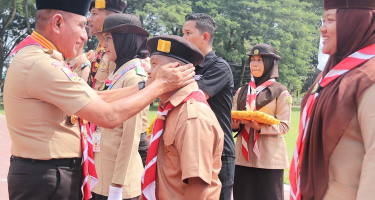 Gubsu Edy Rahmayadi sebagai pembina upacara sekaligus membuka secara resmi Raimuna Daerah Gerakan Pramuka Sumatera Utara VIII Tahun 2023 di Alun - Alun Tengku Amir Hamzah, Jalan Proklamasi, Kwala Bingai, Kecamatan Stabat, Kabupaten Langkat, Selasa (4/7).(Foto:www.informasiterpercaya.com)