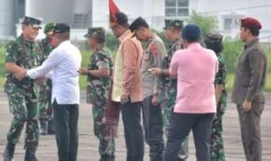 Dalam satu tahun ini, Panglima TNI sudah tiga kali melakukan kunjungan kerja ke Sumut. Sebelumnya Panglima TNI datang bersama Kapolri Jenderal Listyo Sigit Prabowo untuk menghadiri Hari Pers Nasional (HPN) Februari 2023. Bulan berikutnya Panglima TNI kembali mengunjungi Sumut untuk memimpin upacara pemberangkatan Satgas Pamtas RI-Papua Nugini.(Foto:www.informasiterpercaya.com) Dalam satu tahun ini, Panglima TNI sudah tiga kali melakukan kunjungan kerja ke Sumut. Sebelumnya Panglima TNI datang bersama Kapolri Jenderal Listyo Sigit Prabowo untuk menghadiri Hari Pers Nasional (HPN) Februari 2023. Bulan berikutnya Panglima TNI kembali mengunjungi Sumut untuk memimpin upacara pemberangkatan Satgas Pamtas RI-Papua Nugini.(Foto:www.informasiterpercaya.com)
