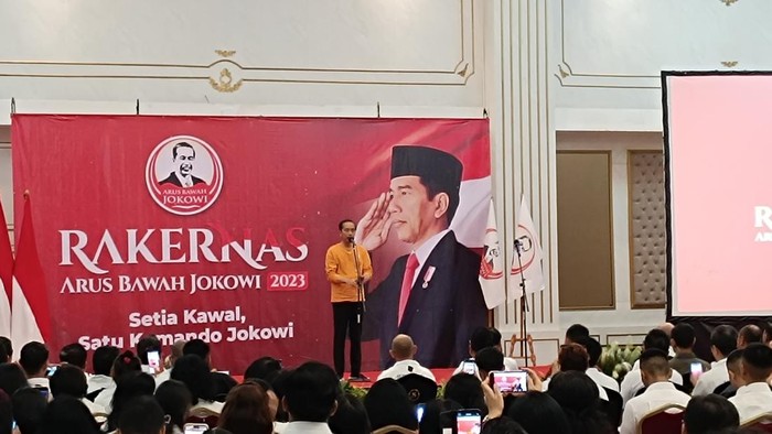 Presiden Joko Widodo (Jokowi) tiba di acara rapat kerja nasional (Rakernas) Relawan Arus Bawah Jokowi (ABJ) di Hotel Grand Savero, Kota Bogor, Jawa Barat.(Foto:www.informasiterpercaya.com)
