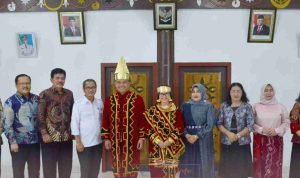 Bupati Nias Hadiri Lepas Dambut Dandim 0213-Nias dari Letkol Inf. Martky Jaya Perangin-angin kepada Letkol Inf. Torang Parulian Malau.(Foto:www.informasiterpercaya.com)