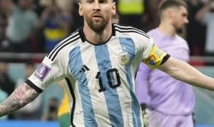 Lionel Messi bawa Inter Miami menang 2-1 atas Cruz Azul. Gol free kick-nya dipersembahkannya untuk Ian Fray, rekan setimnya yang malang.(Foto:www.informasiterpercaya.com) Lionel Messi bawa Inter Miami menang 2-1 atas Cruz Azul. Gol free kick-nya dipersembahkannya untuk Ian Fray, rekan setimnya yang malang.(Foto:www.informasiterpercaya.com)