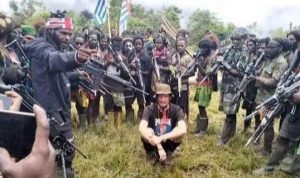 Kelompok kriminal bersenjata (KKB) pimpinan Egianus Kogoya membantah meminta uang tebusan Rp 5 miliar agar pilot Susi Air Philip Mark Mehrtens dibebaskan.(Foto:www.informasiterpercaya.com)