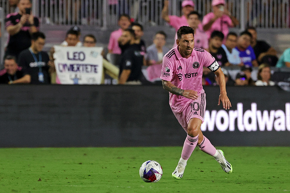 Lionel Messi buat Inter Miami berlanjut dalam debutnya di Major League Soccer (MLS). Sebuah gol dalam laga New York Red Bulls vs Inter Miami membuktikan ketajaman visinya.(Foto:www.informasiterpercaya.com)