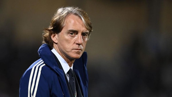 Roberto Mancini tak terima dituduh meninggalkan Timnas Italia demi menerima tawaran membesut Arab Saudi.(Foto:www.informasiterpercaya.com)