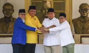 PAN dan Golkar akhirnya melabuhkan dukungan kepada Ketum Gerindra Prabowo Subianto sebagai capres sehingga membuat Koalisi Kebangkitan Indonesia Raya (KKIR) semakin kuat.(Foto:www.informasiterpercaya.com)