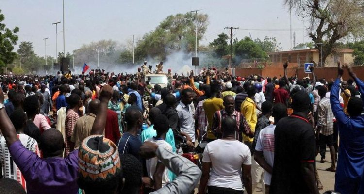 Prancis Siapkan Evakuasi dari Niger, Burkina Faso-Mali Dukung Penguasa Militer.(Foto:www.informasiterpercaya.com)