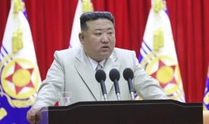 Pemimpin Korea Utara (Korut) Kim Jong Un menyebut perairan di sekitar negaranya dipenuhi 'bahaya perang nuklir'. Oleh karena itu, Kim Jong Un menyerukan agar Angkatan Laut Korut semakin diperkuat.(Foto:www.informasiterpercaya.com)
