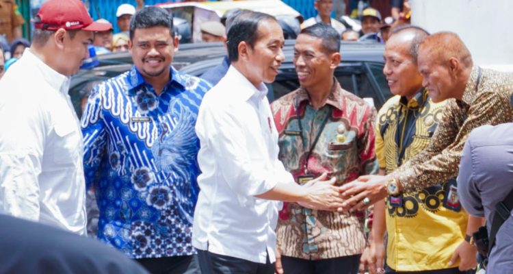 Presiden RI Joko Widodo mengapresiasi kehadiran mobil pasar murah keliling yang diinisiasi Pemko Medan di bawah kepemimpinan Wali Kota Medan Bobby Nasution.(Foto:www.informasiterpercaya.com)