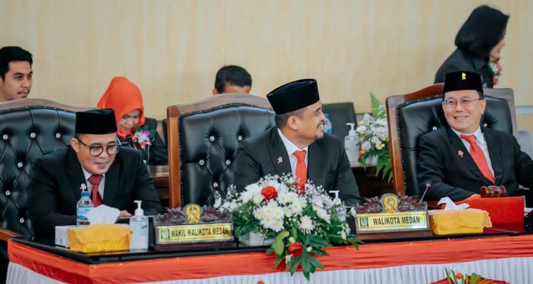 Wali Kota Medan Bobby Nasution menghadiri Rapat Paripurna DPRD Medan dengan agenda Mendengar Sidang Tahunan MPR RI dan Sidang Bersama DPR RI dan DPD RI Tahun 2023.(Foto:www.informasiterpercaya.com)