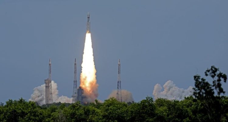 India sukses mendaratkan misi antariksa Chandrayaan-3 di bulan. Hal ini dikonfirmasi langsung oleh Perdana Menteri India Narendra Modi.(Foto:www.informasiterpercaya.com)