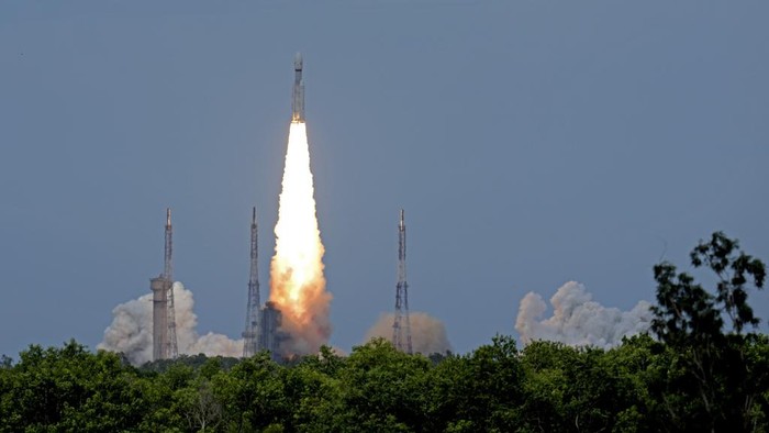 India sukses mendaratkan misi antariksa Chandrayaan-3 di bulan. Hal ini dikonfirmasi langsung oleh Perdana Menteri India Narendra Modi.(Foto:www.informasiterpercaya.com)