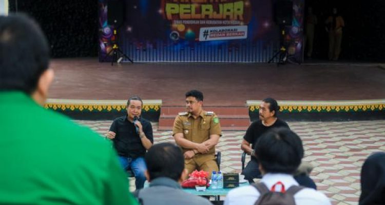 Sejumlah pelaku Seni dan Budayawan Kota Medan melakukan diskusi bersama Wali Kota Medan Bobby Nasution di Taman Budaya Medan.(Foto:www.informasiterpercaya.com)
