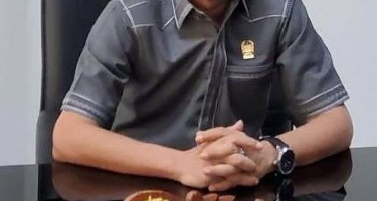 Ketua Komisi II DPRD Medan, Sudari ST