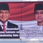 Muncul baliho berukuran besar yang menampilkan wacana duet Ketum Gerindra Prabowo Subianto dengan Wali Kota Solo Gibran Rakabuming Raka di Pilpres 2024.(Foto:www.informasiterpercaya.com)