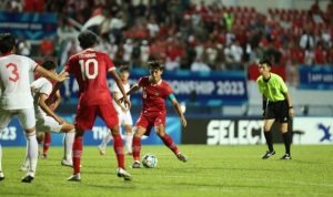 Wasit membuat keputusan yang merugikan Indonesia saat melawan Vietnam di laga final Piala AFF U-23 2023.(Foto:www.informasiterpercaya.com)