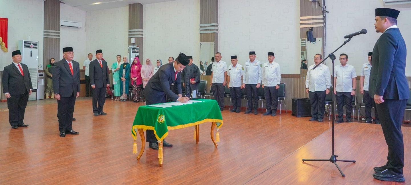 Wali Kota Medan, Bobby Nasution melantik tujuh Pejabat Pimpinan Tinggi Pratama di lingkungan Pemko Medan, Rabu (6/9).(Foto:www.informasiterpercaya.com)