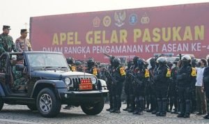 Panglima TNI dan Kapolri memimpin Apel Gelar Pengamanan KTT ASEAN (Foto: Istimewa) Panglima TNI dan Kapolri memimpin Apel Gelar Pengamanan KTT ASEAN (Foto: Istimewa)