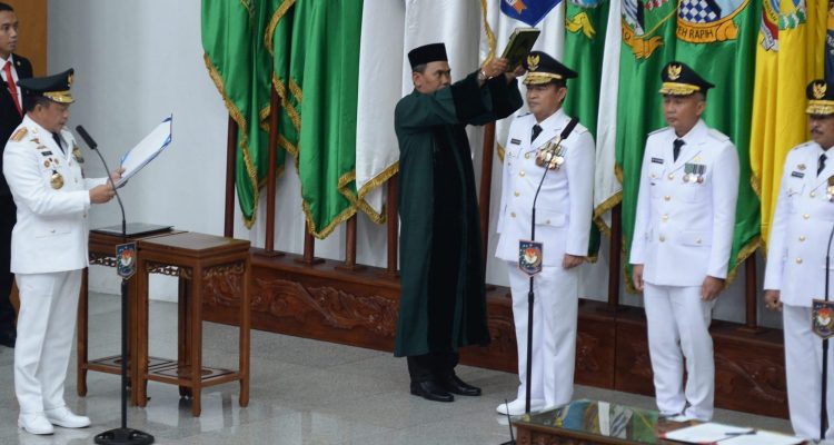 Mendagri Tito Karnavian melantik Penjabat (Pj) Gubernur Provinsi Sumatera Utara (Sumut) Hassanudin di Aula Sasana Bhakti Praja lantai 3 Gedung C Lantor Kementerian Dalam Negeri Jalan Medan Merdeka Utara Jakarta Pusat. Selasa (5/9).(Dok)