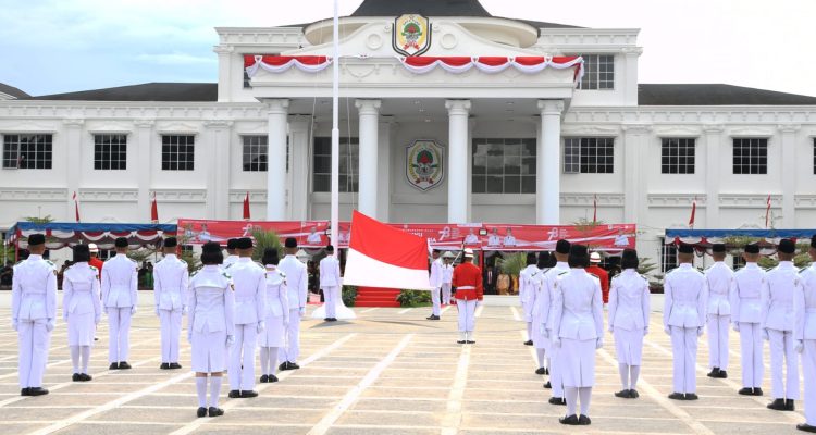 Pemerintah Kabupaten (Pemkab) Nias gelar upacara detik-detik Proklamasi Kemerdekaan Ke-78 Republik Indonesia Tahun di Kabupaten Nias, bertempat di halaman Kantor Bupati Nias Jalan Ir. Soekarno, Hilizoi-Gido, Kabupaten Nias. Kamis (17/08/2023).