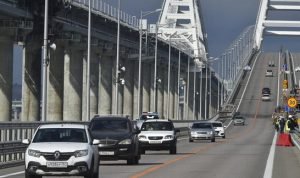 Rusia menghancurkan tiga drone laut milik Ukraina yang menargetkan jembatan Crimea dalam serangan terbaru pada Sabtu (2/9) dini hari waktu setempat. Ketiga drone laut itu dihancurkan pasukan Moskow di perairan Laut Hitam.(Foto:www.informasiterpercaya.com) Rusia menghancurkan tiga drone laut milik Ukraina yang menargetkan jembatan Crimea dalam serangan terbaru pada Sabtu (2/9) dini hari waktu setempat. Ketiga drone laut itu dihancurkan pasukan Moskow di perairan Laut Hitam.(Foto:www.informasiterpercaya.com)