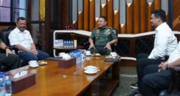 Wali Kota Medan Muhammad Bobby Afif Nasution berkunjung ke Kantor Kepala Staff Angkatan Darat (KSAD) di Jakarta, Selasa (12/9/2023). Dalam kunjungan itu, Bobby mengajak TNI AD berkolaborasi. (Dok)