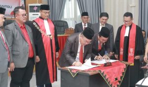 Wakil Wali Kota Gunungsitoli Hadiri Pengangkatan PAW Anggota DPRD Kota Gunungsitoli Priode 2019-2024 Atas Nama Adrianus Zega ST MPs