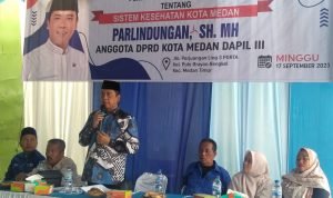 ANGGOTA DPRD Kota Medan, Parlindunagn SH MH melaksanakan Sosialisasi Peraturan Produl Hukum Daerah (Sosperda) ke IX Tahun Anggaran (TA) 2023 Peraturan Daerah (Perda) Nomor: 04 Tahun 2012 tentang Sistem Kesehatan Kota Medan di Jalan Perjuangan Lingkungan III Porta Kelurahan Pulo Brayan Bengkel kecamatan Medan Timur, Minggu (17/09/2023).(Dok)