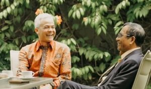 BAKAL Calon Presiden (Bacapres) Partia Demokrasi Indonesia Perjuangan (PDI-P) Ganjar Pranowo sempat ngopi bareng dengan Menko Polhukam Mahfud Md.(Foto:www.informasiterpercaya.com)