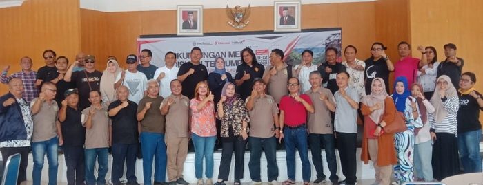 Dinas Kominfo Sumatera Utara mengajak Forum Wartawan Pemprov (FWP) Sumut berkolaborasi dan bersinergi dalam menyukseskan agenda besar nasional di Sumut. Antara lain, Pemilihan Umum (Pemilu) 2024 dan Pekan Olahraga Nasional (PON) XXI 2024 Aceh-Sumut.(Dok)