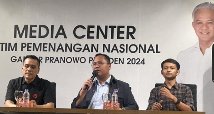 Tim Pemenangan Nasional (TPN) Ganjar Pranowo menunggu apakah Gibran Rakabuming Raka akan menerima tawaran cawapres dari salah satu capres.