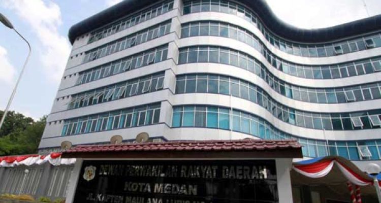 Gedung DPRD Kota Medan Jalan Kapt Maulana Lubis Medan