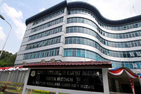 Gedung DPRD Kota Medan Jalan Kapt Maulana Lubis Medan